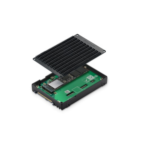 QNAP adaptér QDA-UMP4A (1x M.2 2280 PCIe 4.0 x4 NVMe SSD slot v 2,5'' U.2 PCIe 4.0 NVMe SSD rámčeku)